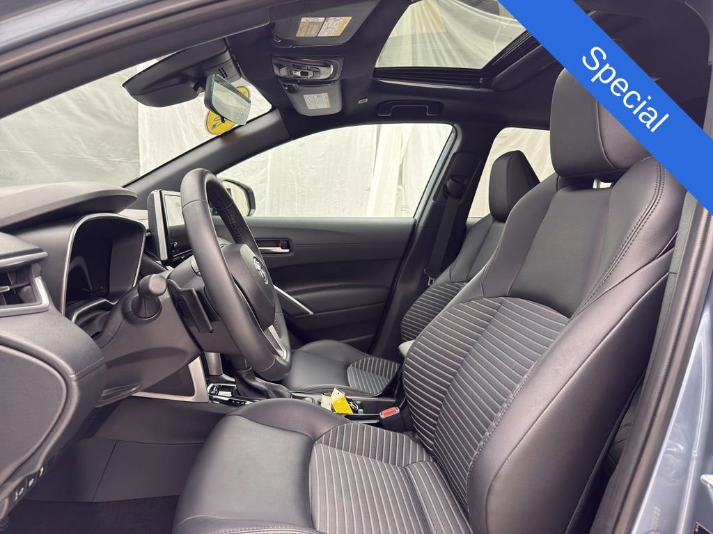 Used 2024 Toyota Corolla Cross XSE w/ Convenience Package image 14