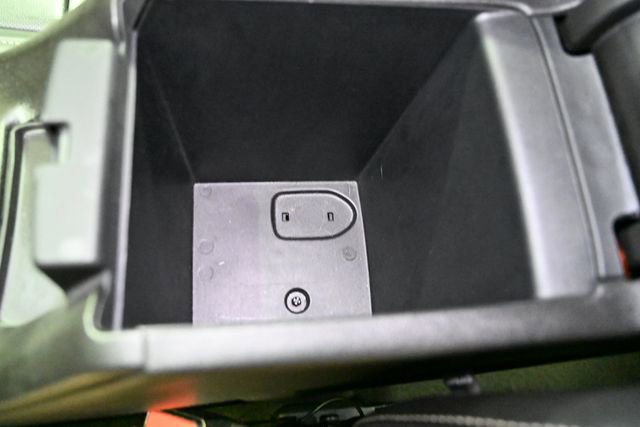 Used 2023 GMC Acadia SLT image 23