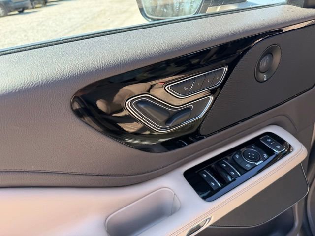 Used 2020 Lincoln Aviator Reserve w/ Equipment Group 201A image 24
