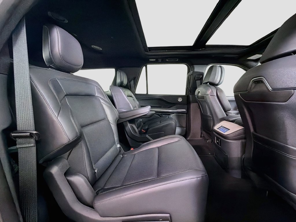 New 2027 Lincoln Navigator L Reserve w/ Jet Appearance Package RWD image 30