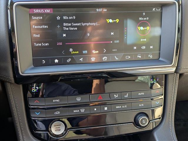 Used 2020 Jaguar F-PACE Prestige image 13