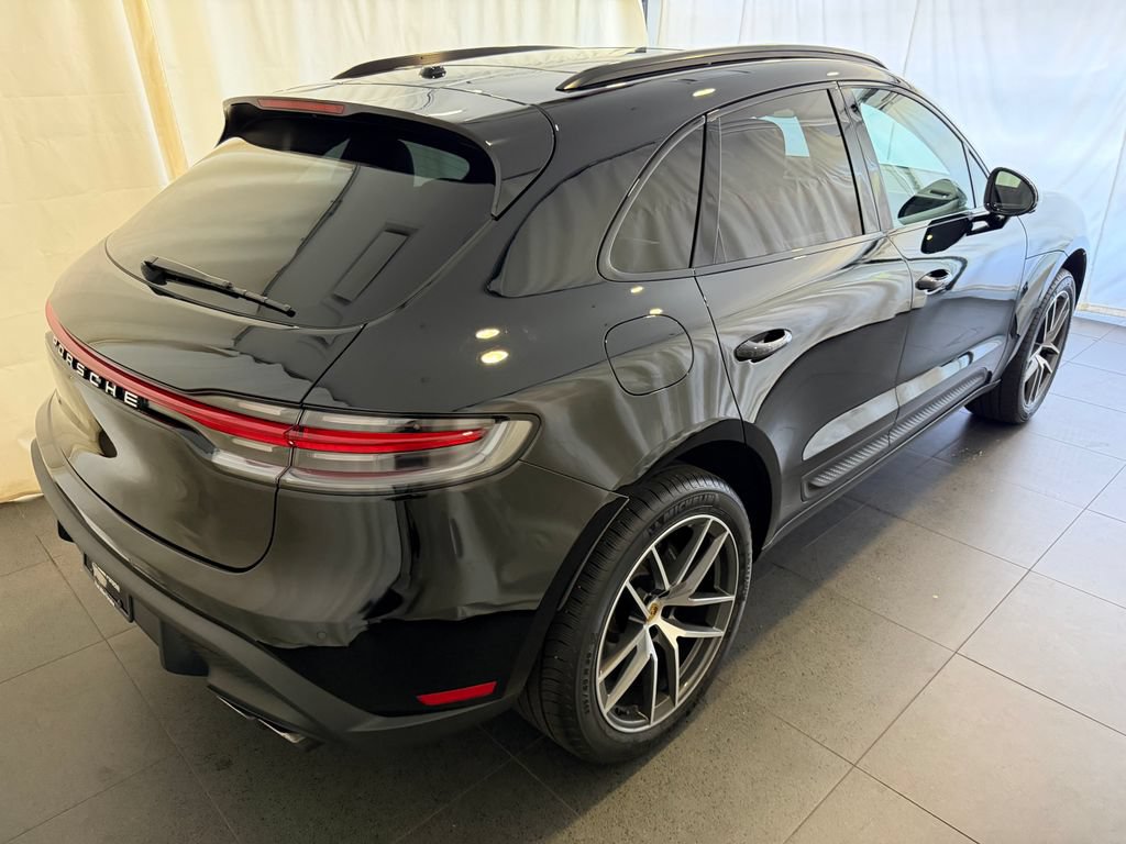 Certified 2026 Porsche Macan AWD/4WD image 9