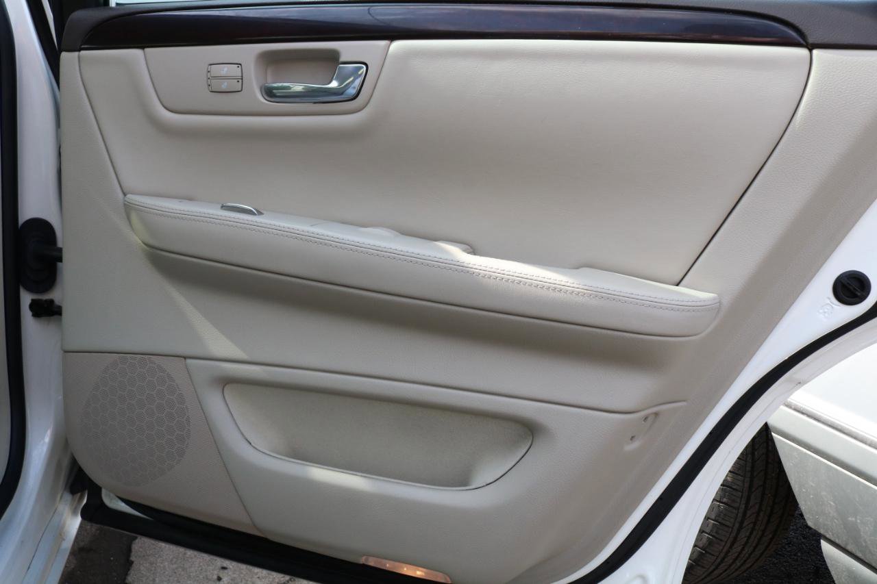 Used 2009 Cadillac DTS w/ Sun And Sound Package image 41