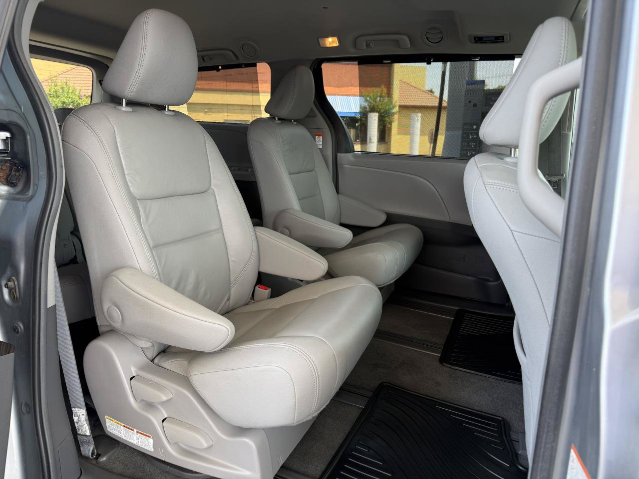 Used 2018 Toyota Sienna XLE AWD/4WD image 18
