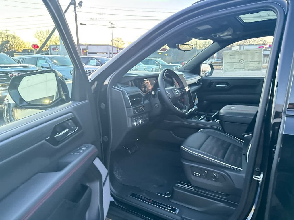 New 2026 GMC Yukon XL AT4 Ultimate AWD/4WD image 21