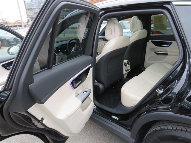 Used 2024 Mercedes-Benz GLC 300 4MATIC image 19