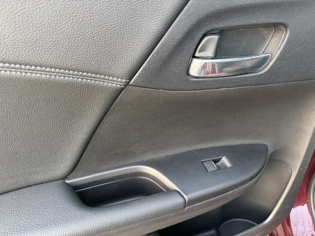 Used 2013 Honda Accord Sport image 32