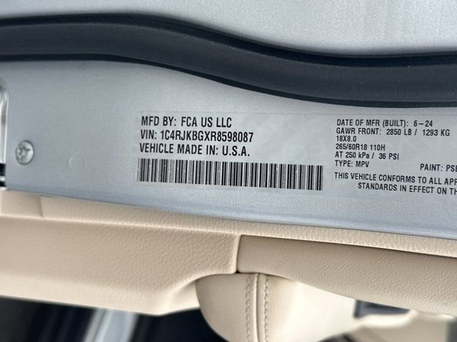 Used 2024 Jeep Grand Cherokee L Limited w/ Luxury Tech Group II image 35