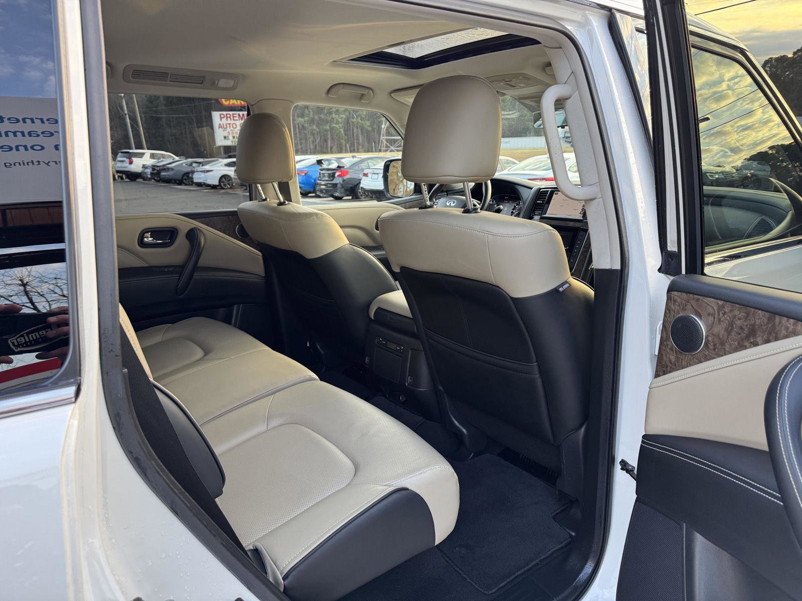 Used 2021 INFINITI QX80 Premium Select w/ All-Season Package image 14