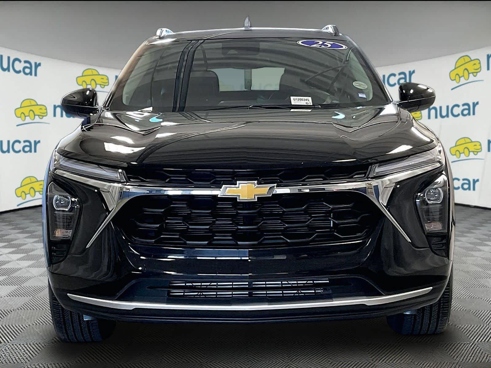 Used 2025 Chevrolet Trax LT w/ LT Convenience Package FWD image 2