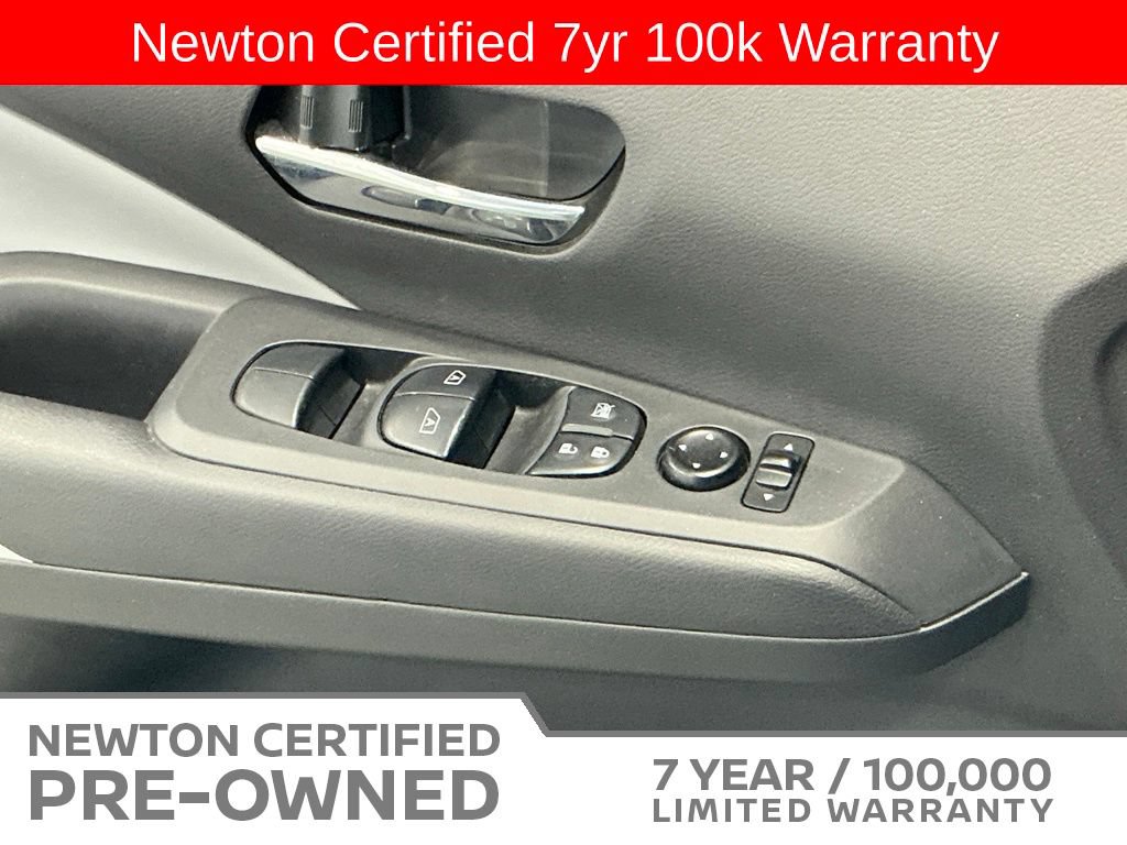 Used 2024 Nissan Kicks SR w/ SR Premium Package FWD image 33
