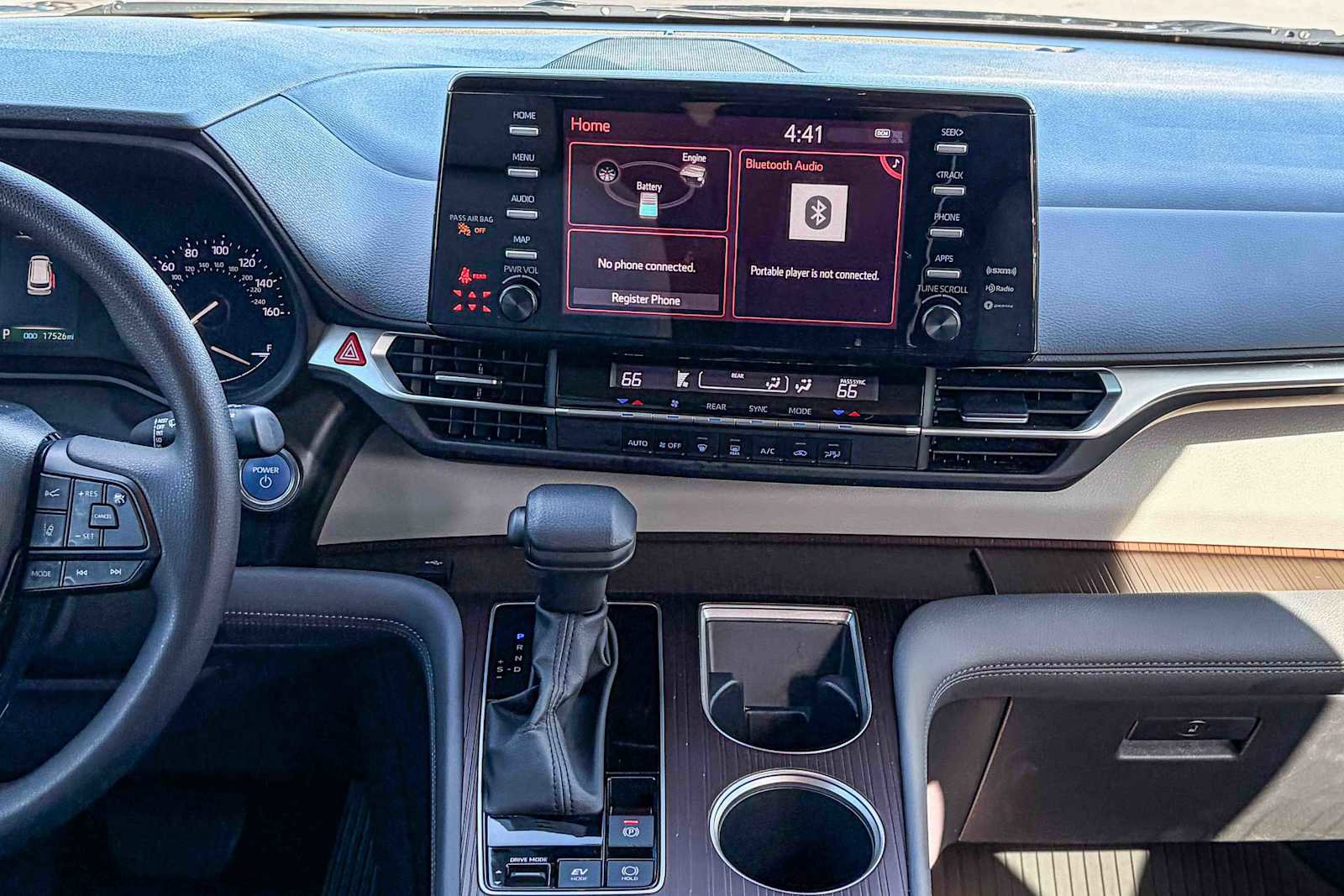 Used 2024 Toyota Sienna LE image 12