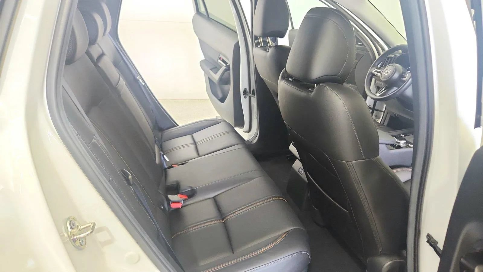 Used 2025 MAZDA CX-50 AWD 2.5 Hybrid w/ Premium Pkg image 27