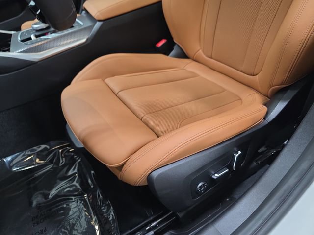 Certified 2025 BMW 330i xDrive Sedan w/ Convenience Package image 24