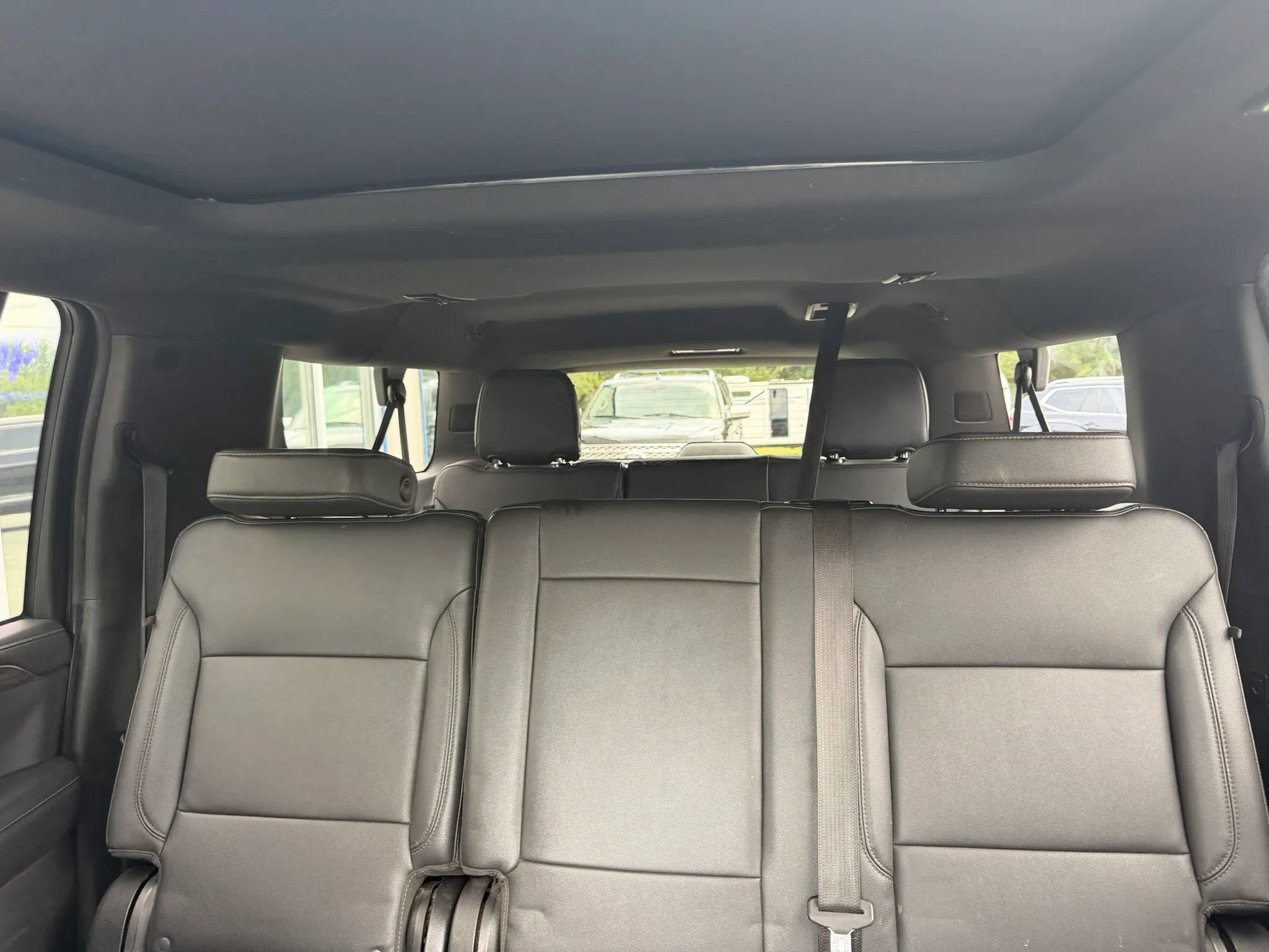 Used 2021 Chevrolet Suburban Z71 w/ Luxury Package AWD/4WD image 12