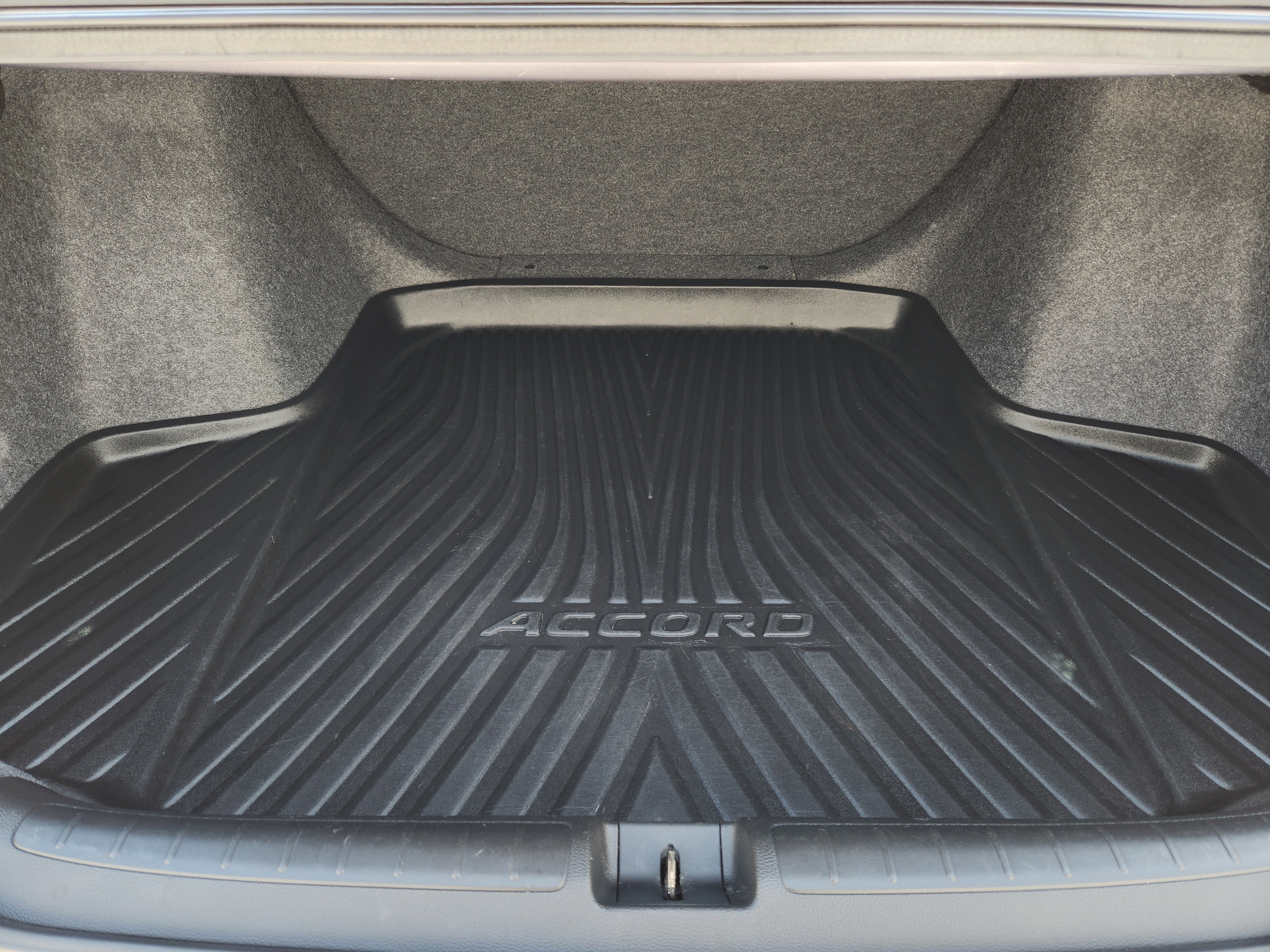 Used 2019 Honda Accord LX image 31