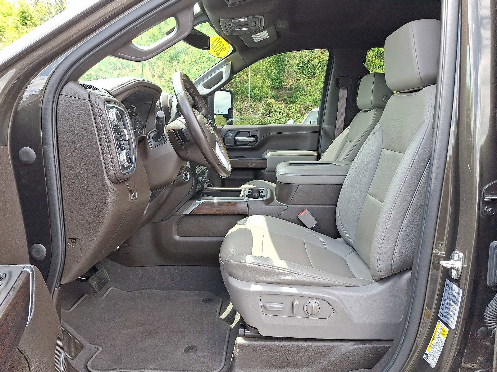 Used 2022 GMC Sierra 3500 SLT w/ SLT Premium Package AWD/4WD image 13