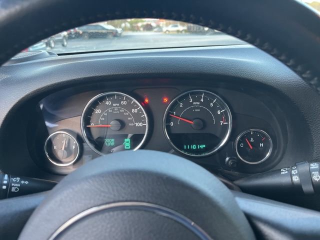 Used 2016 Jeep Wrangler Unlimited Rubicon w/ Connectivity Group AWD/4WD image 21