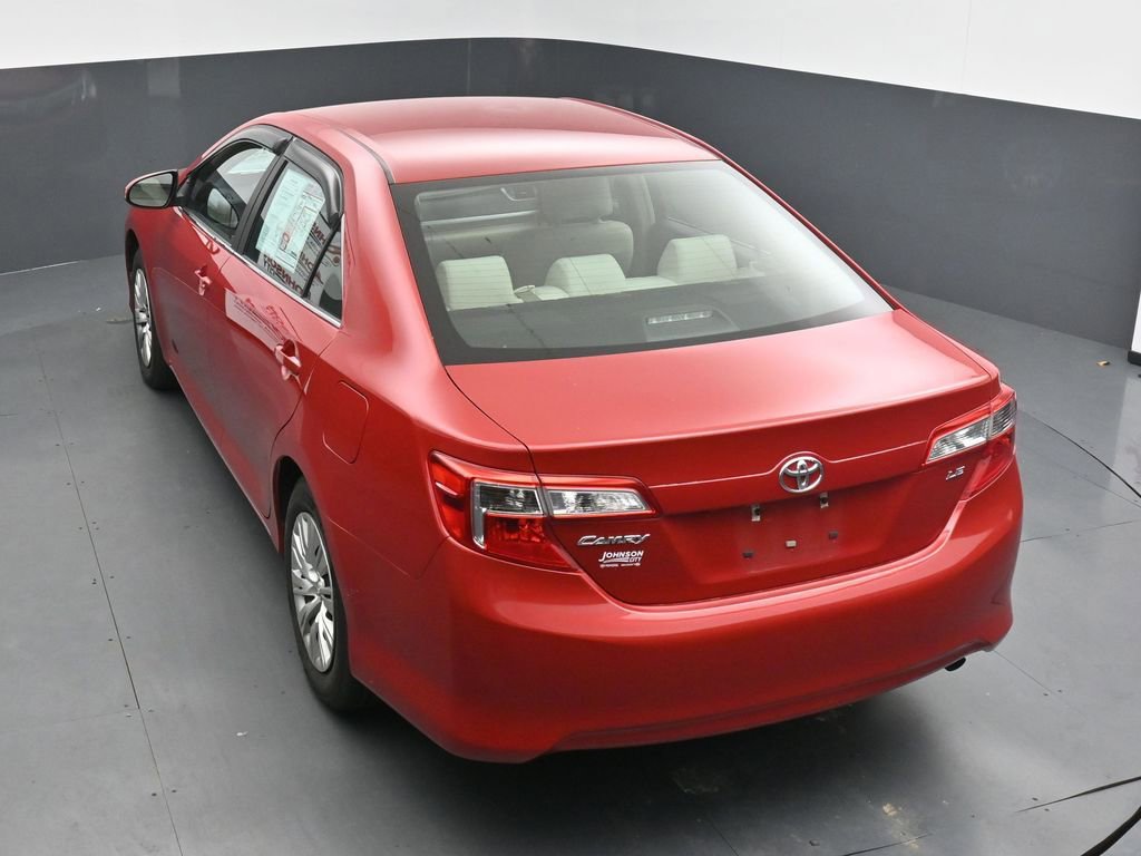 Used 2014 Toyota Camry LE FWD image 14