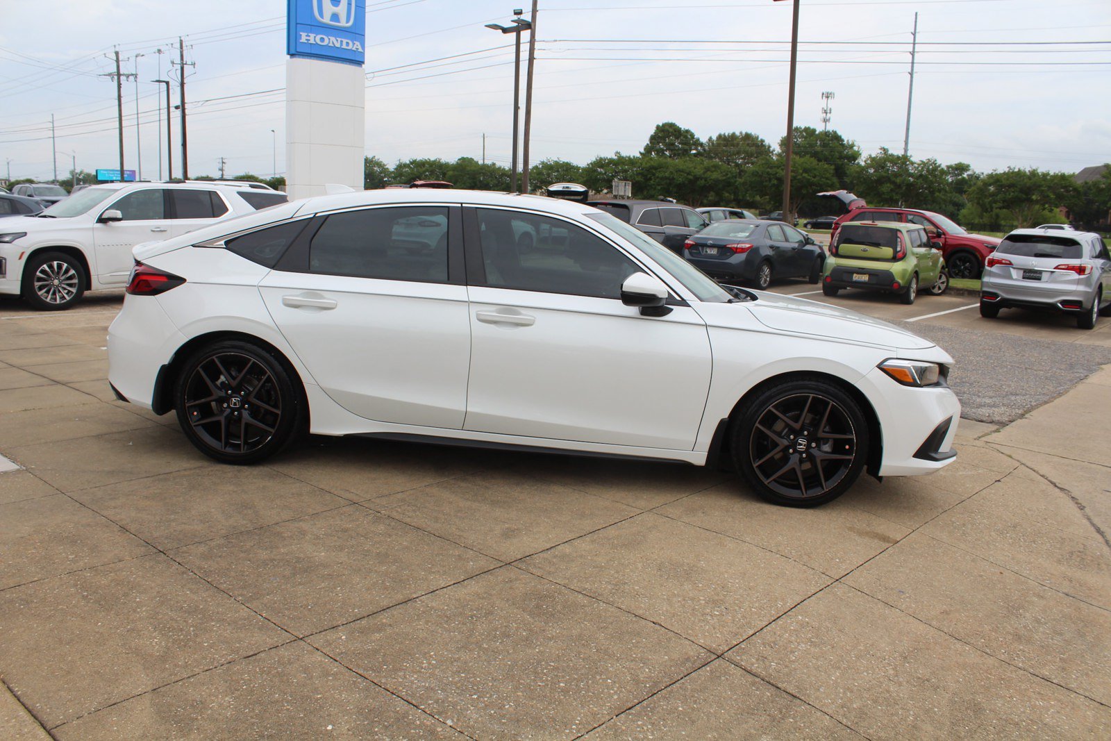 Used 2023 Honda Civic Sport Touring image 4