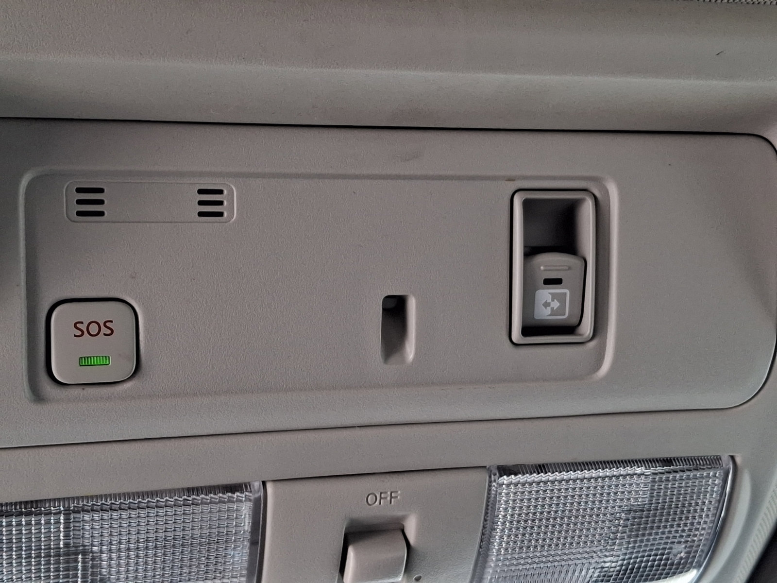 Used 2021 Nissan Titan SV w/ SV Convenience Package image 27