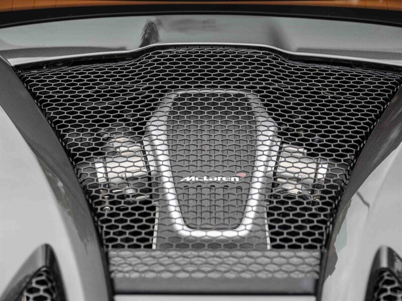 Used 2016 McLaren 570S Coupe RWD image 36
