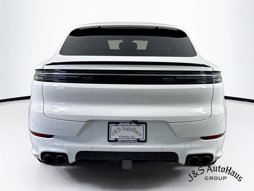Used 2024 Porsche Cayenne Coupe AWD/4WD image 6