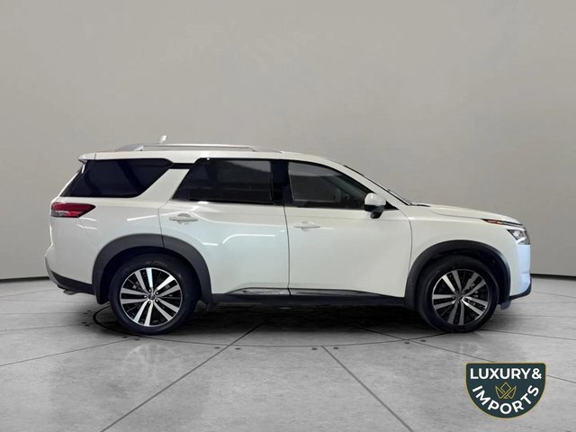 Used 2024 Nissan Pathfinder Platinum image 4