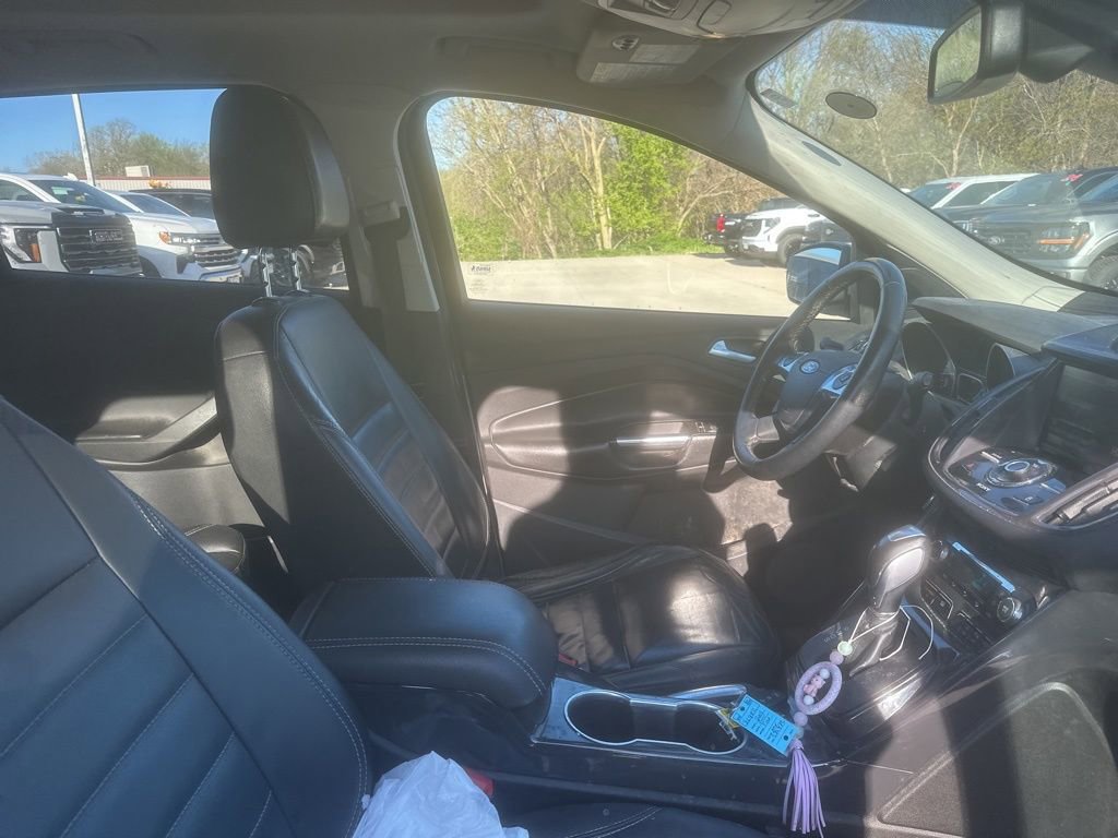 Used 2015 Ford Escape Titanium w/ Equipment Group 301A AWD/4WD image 13