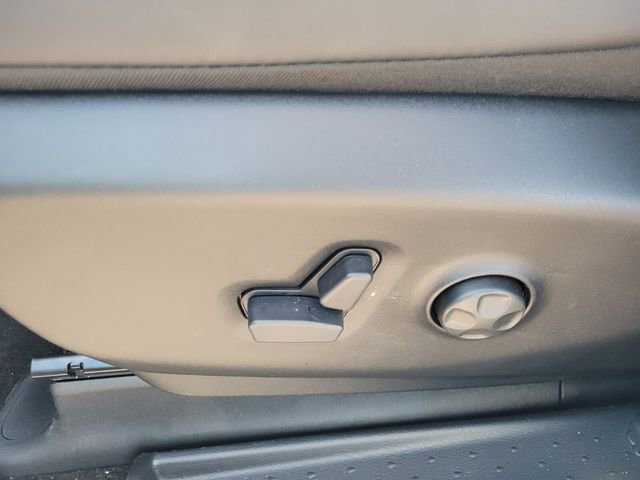 New 2026 Chrysler Pacifica Select FWD image 4