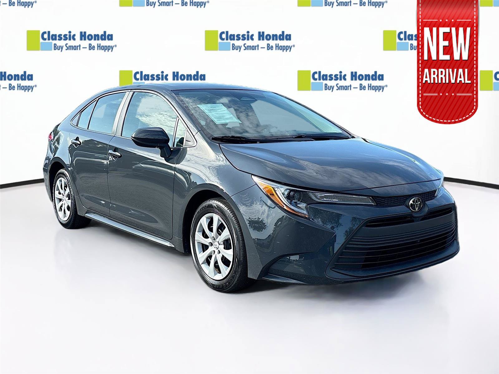Used 2023 Toyota Corolla LE FWD video 1