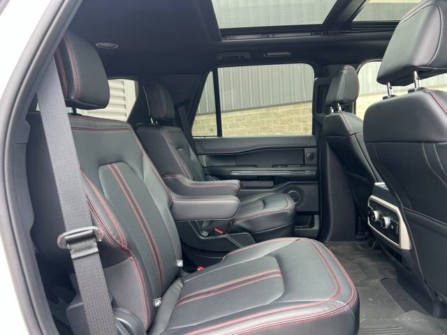 Used 2024 Ford Expedition Limited AWD/4WD image 14