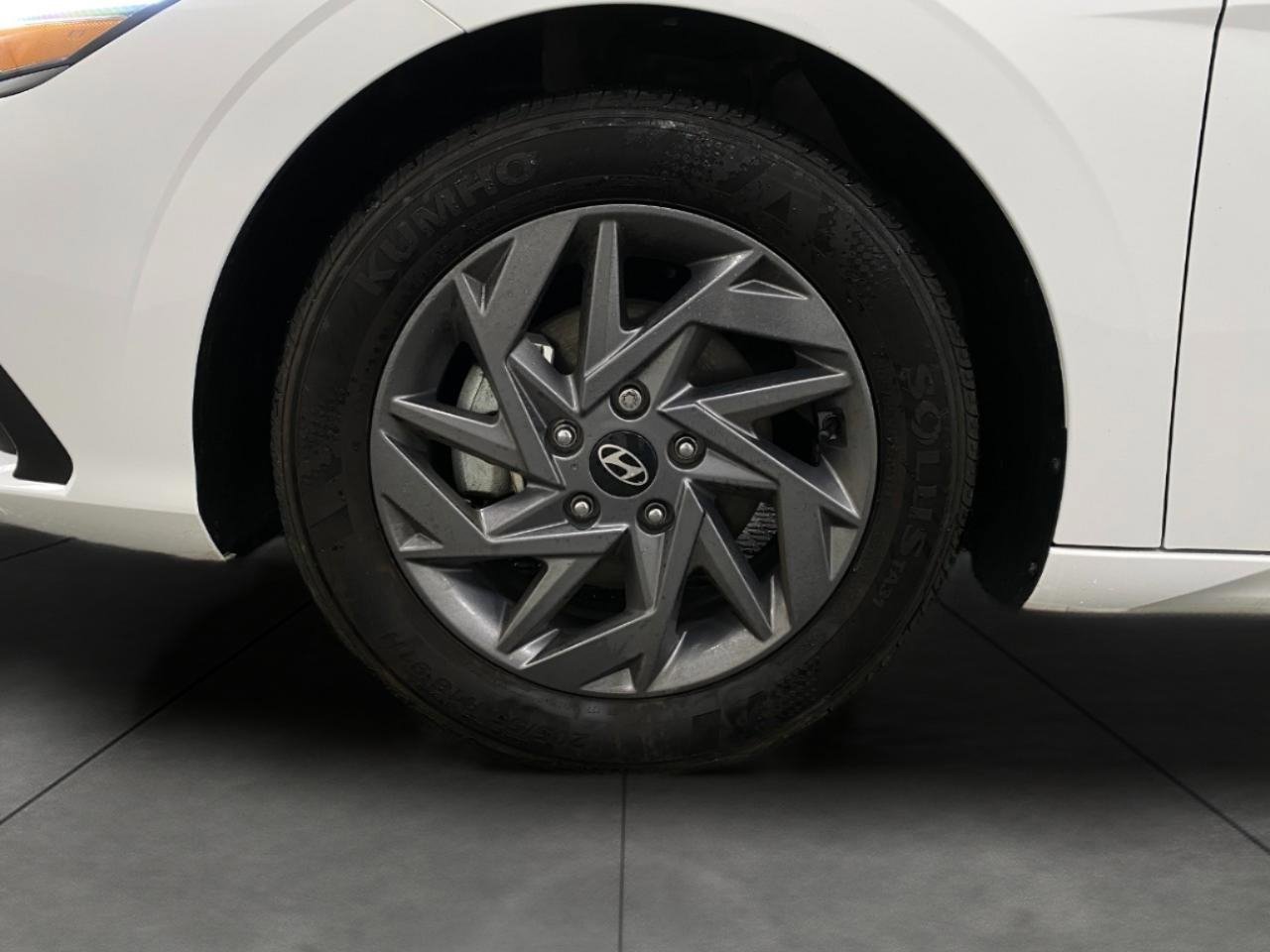 Certified 2024 Hyundai Elantra SEL FWD image 11