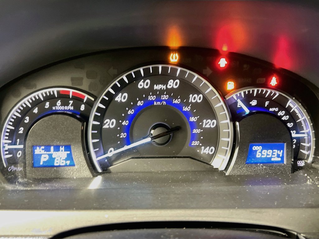 Used 2012 Toyota Camry XLE FWD image 19