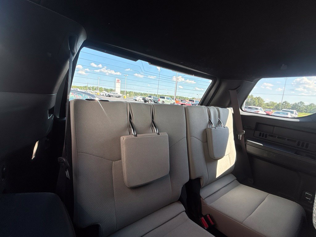 Used 2025 Toyota 4Runner SR5 AWD/4WD image 29