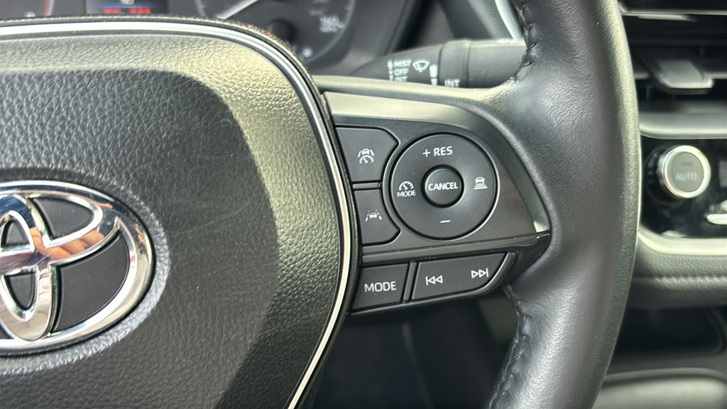 Used 2025 Toyota Corolla SE FWD image 17