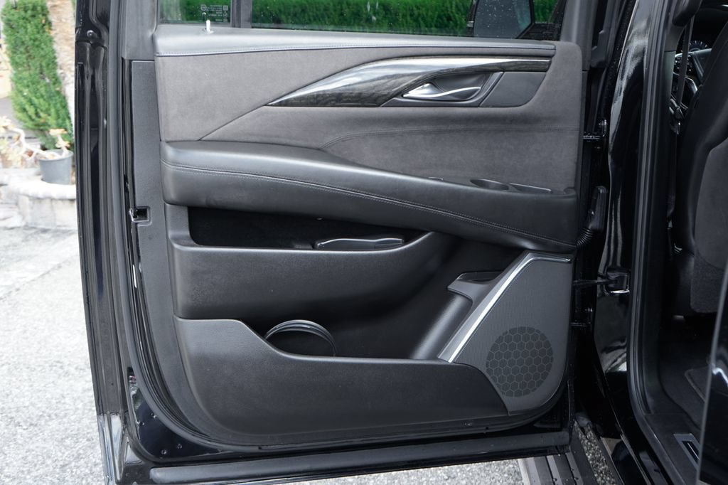 Used 2016 Cadillac Escalade ESV Platinum AWD/4WD image 39