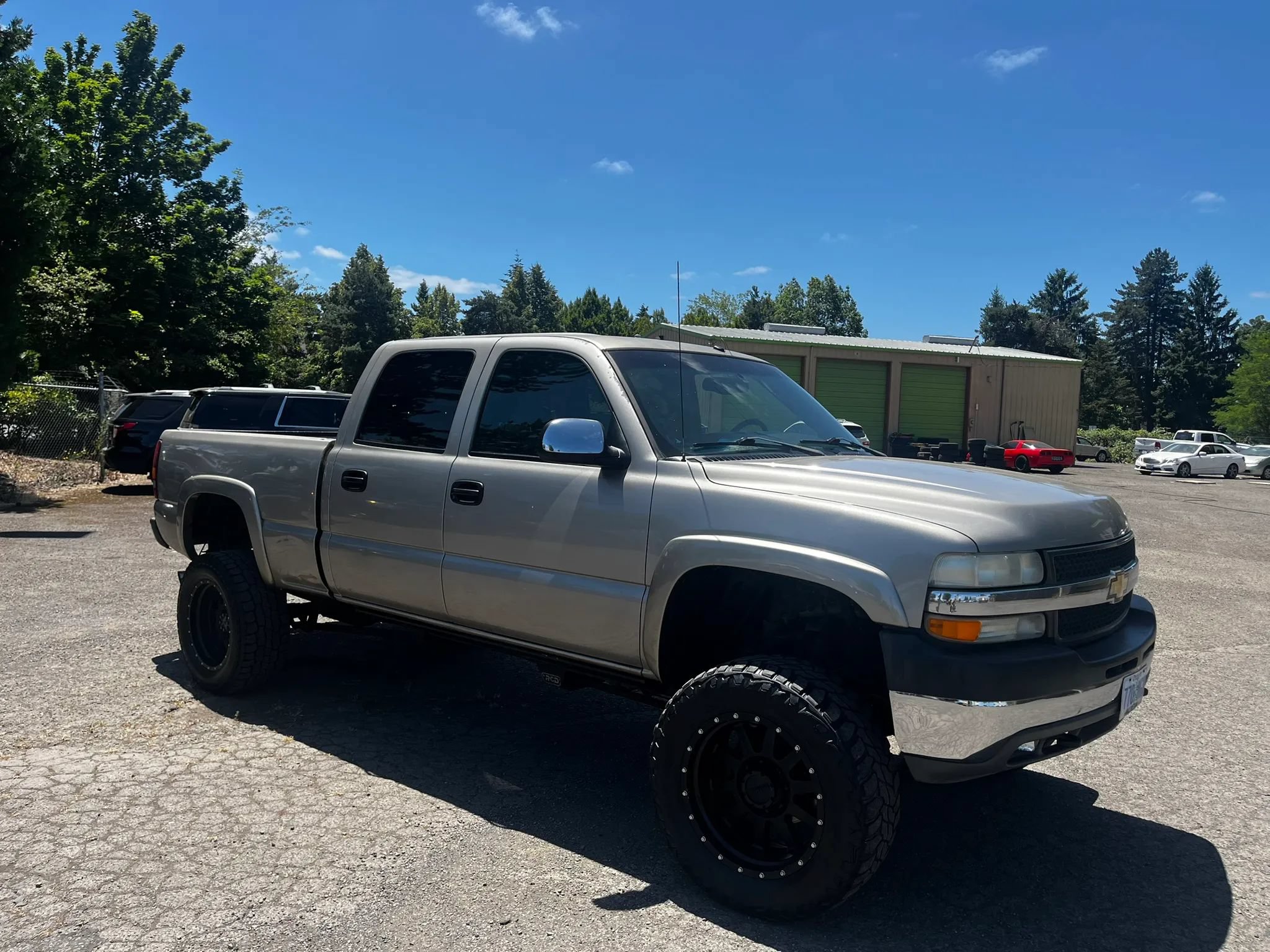 Used 2001 Chevrolet Silverado 2500 LS w/ Off-Road Skid Plate Pkg AWD/4WD image 1