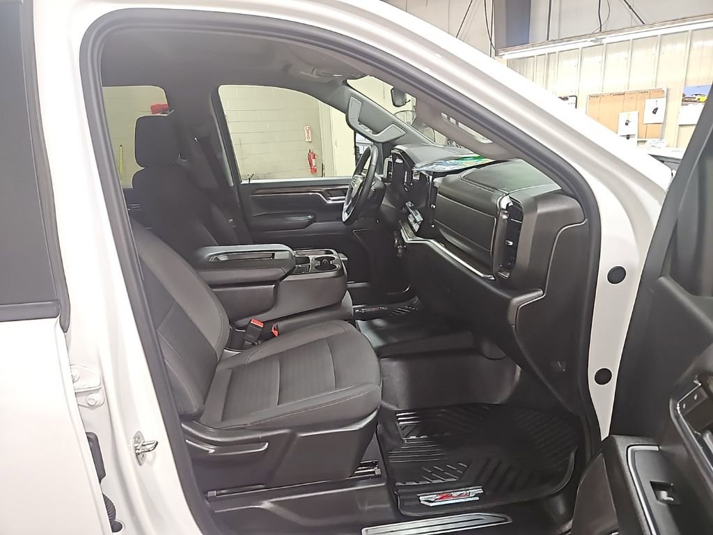 Used 2024 Chevrolet Silverado 2500 LT image 33