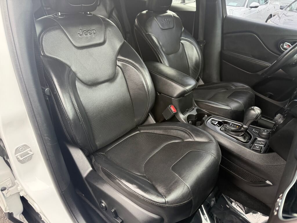 Used 2019 Jeep Cherokee Limited AWD/4WD image 28