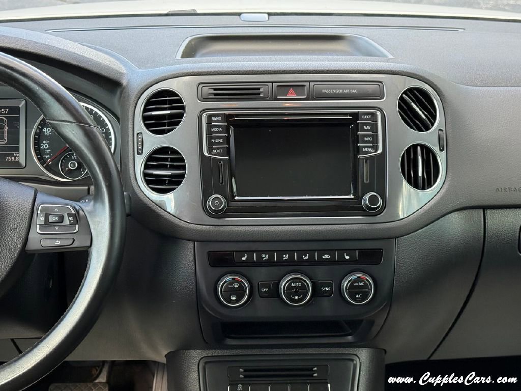 Used 2017 Volkswagen Tiguan Sport image 19
