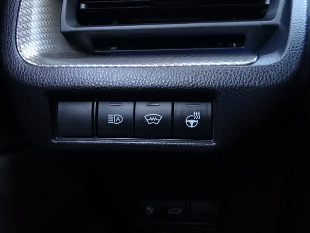 Used 2024 Toyota Prius FWD image 40