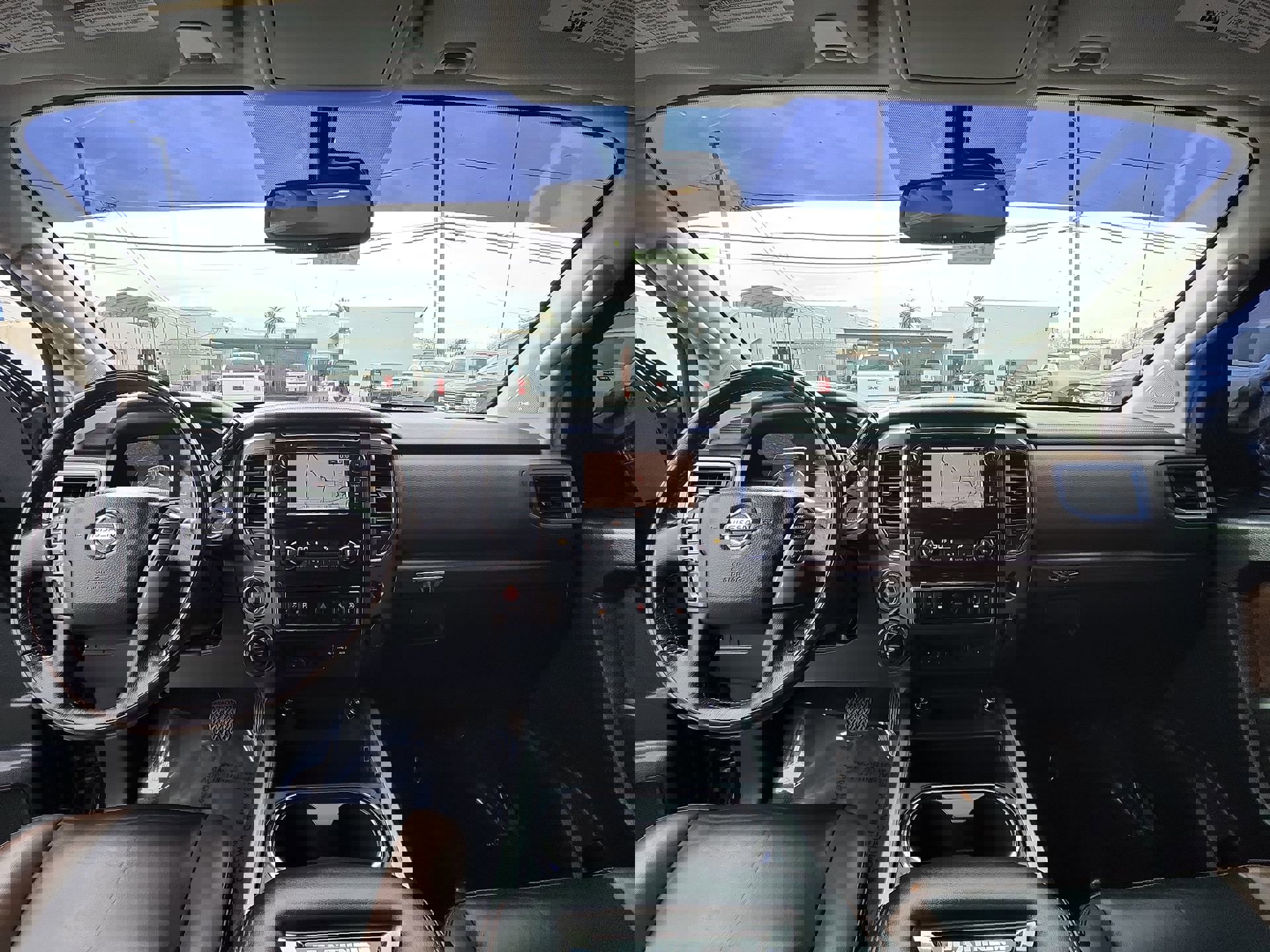 Used 2019 Nissan Titan Platinum Reserve image 26