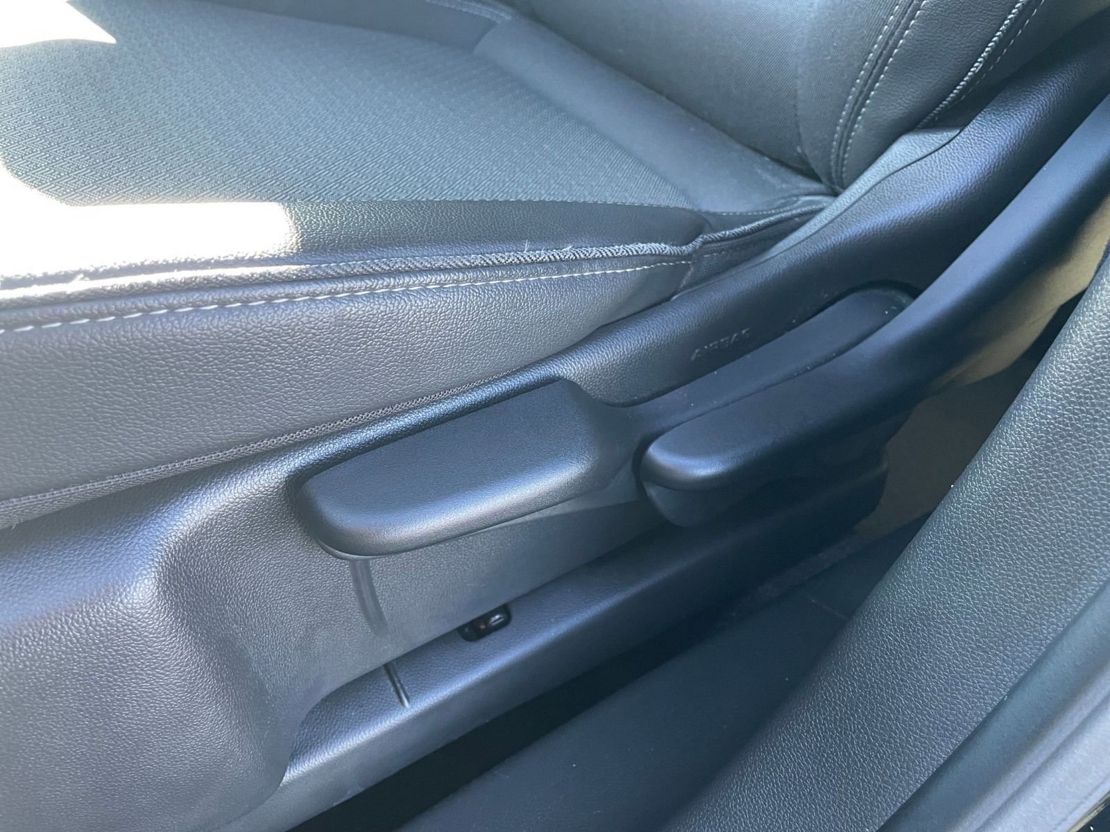 Used 2025 Buick Encore GX Preferred image 23