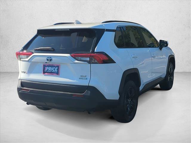 Used 2022 Toyota RAV4 XLE w/ Convenience Package image 5