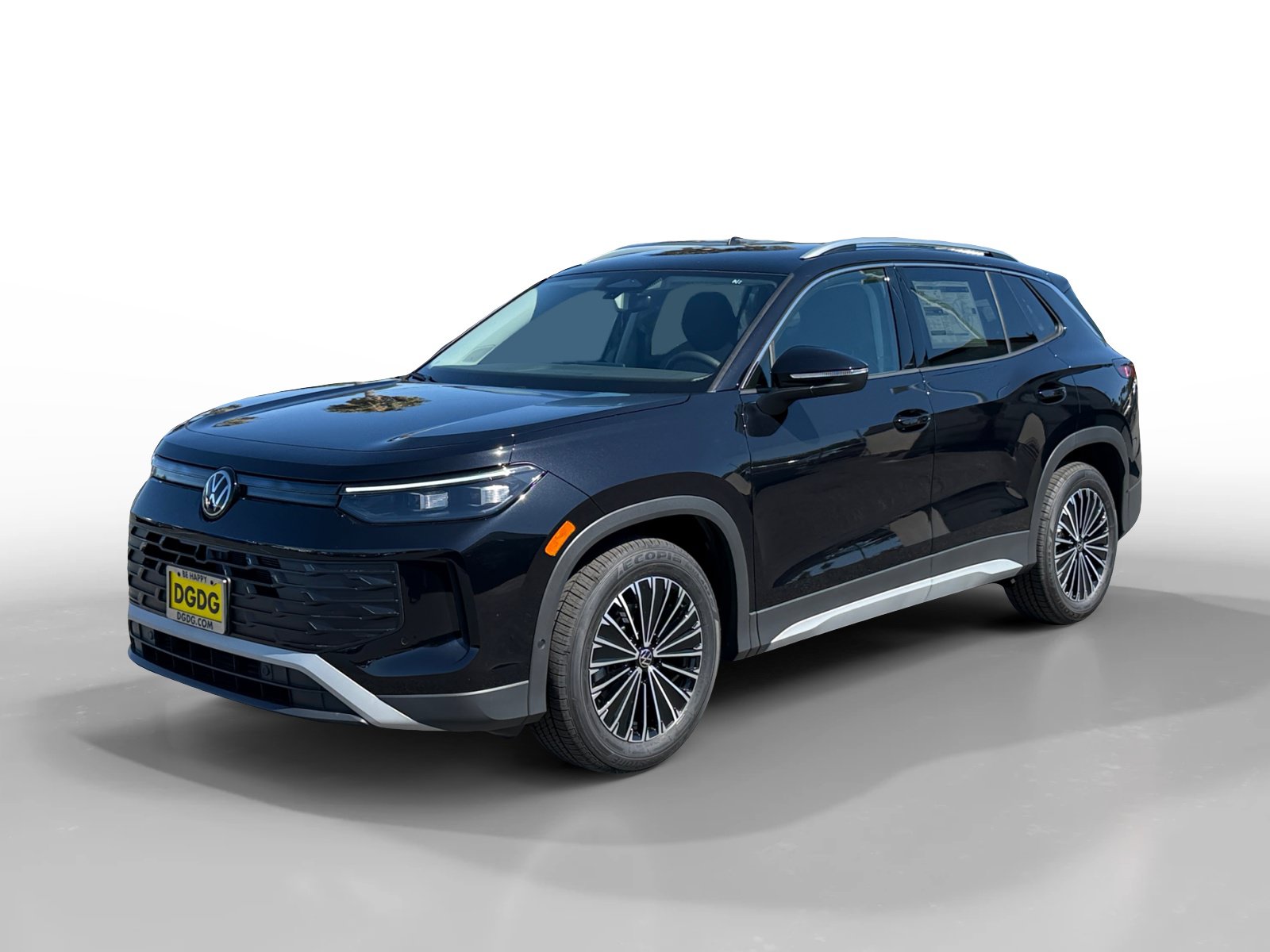 New 2026 Volkswagen Tiguan S FWD image 1