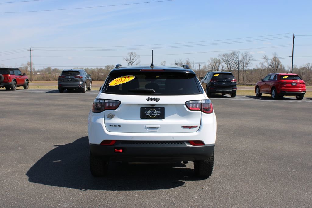 Used 2025 Jeep Compass Trailhawk image 8