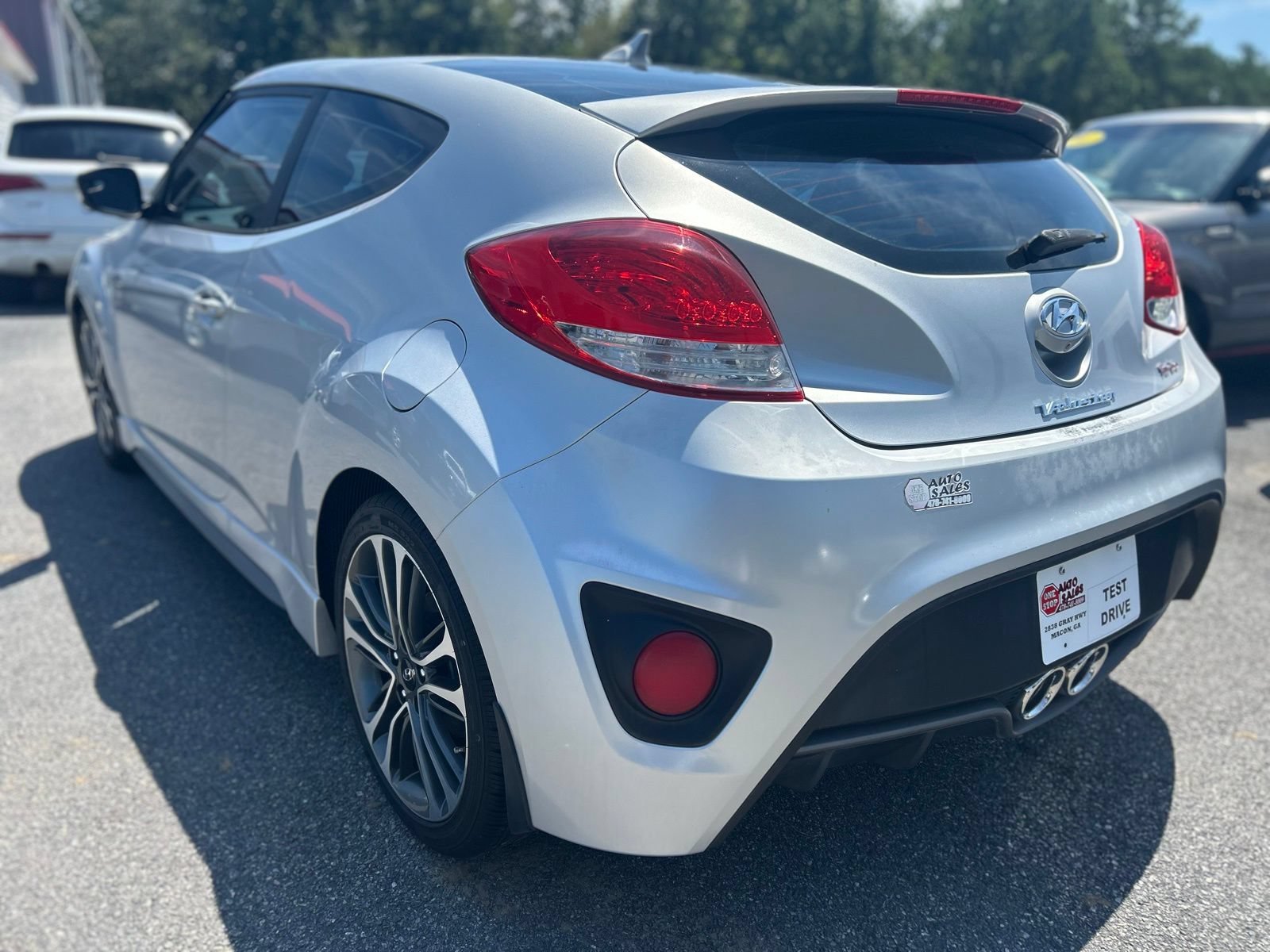 Used 2016 Hyundai Veloster Turbo FWD image 16