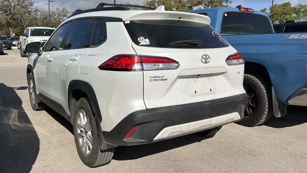 Used 2024 Toyota Corolla Cross LE image 7