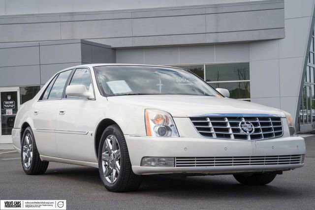 Used 2007 Cadillac DTS Luxury I w/ Trunk Convenience Package FWD image 1